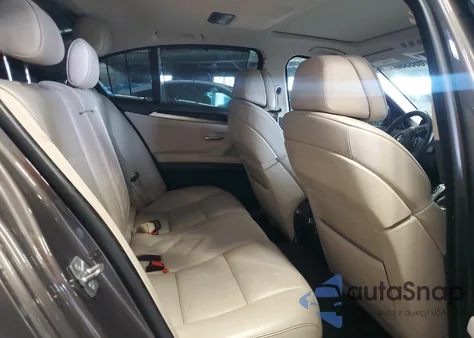 2011 BMW 550 Xi из США, поврежденный, VIN WBAFU9C55BC784846